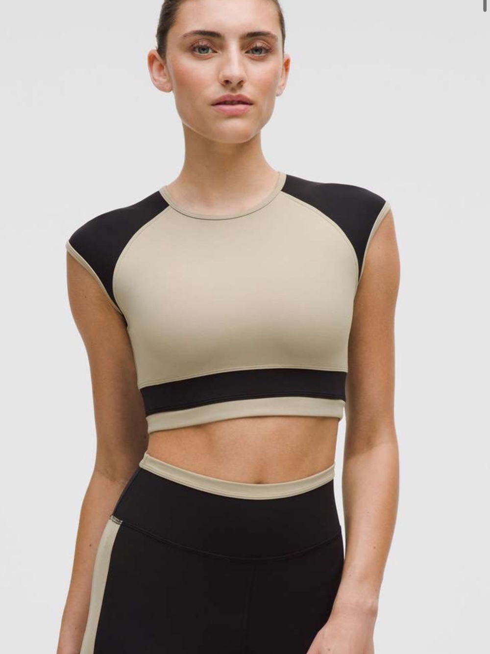 Lululemon Nulu Cropped Short-Sleeve Shirt Retro Remix Set Sheer Oak/Black L NWT
